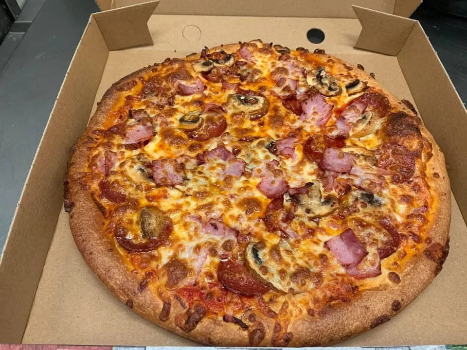 Full menu consistency for your pizzeria - before SnackSnap AI enhancement